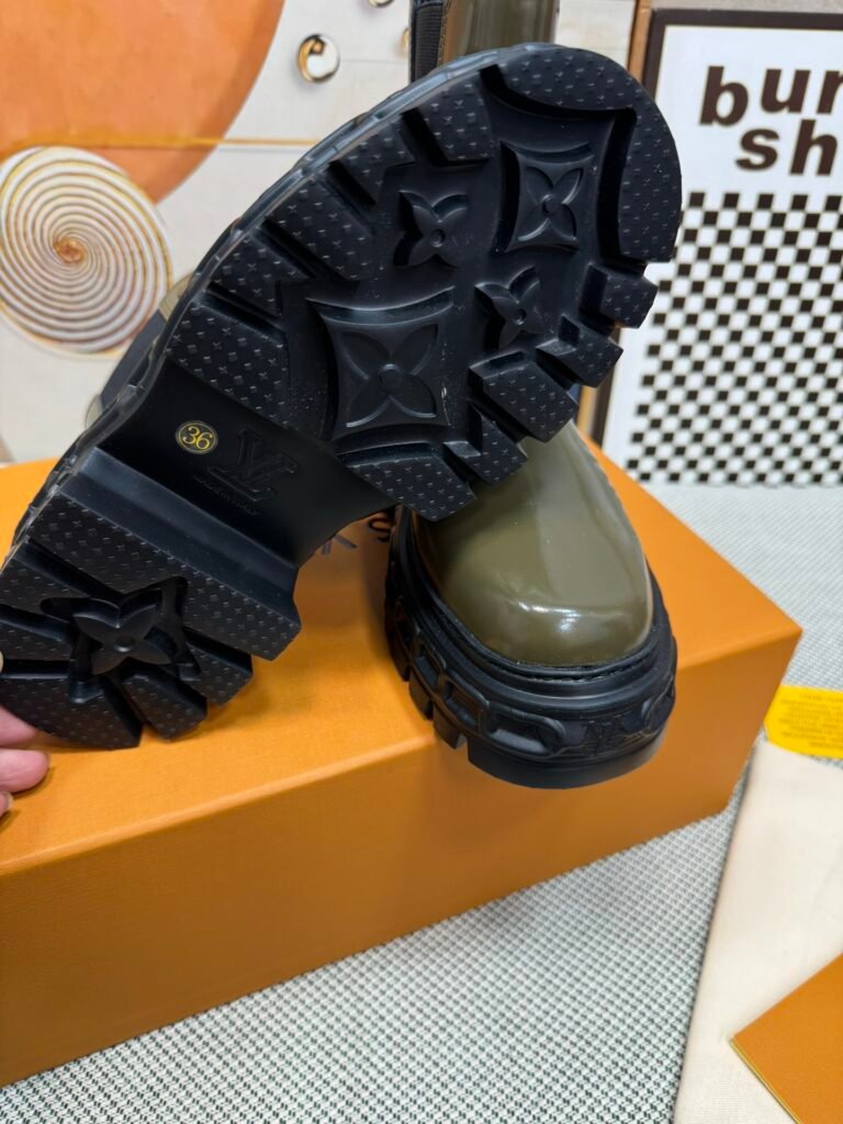 Louis Vuitton Unisex Boots detail image 6