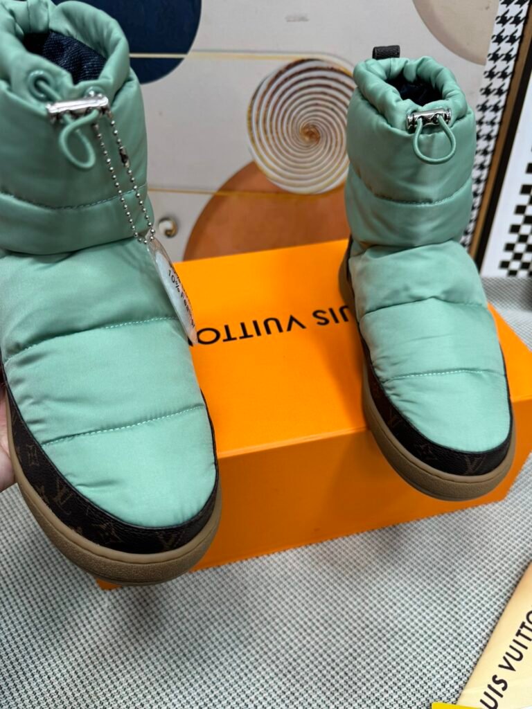Louis Vuitton Unisex Snow Boots detail 6