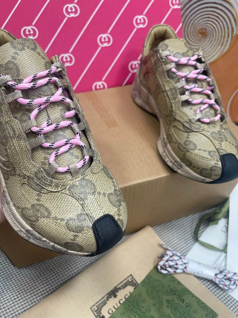 Gucci Unisex Chunky Sneakers detail image 6