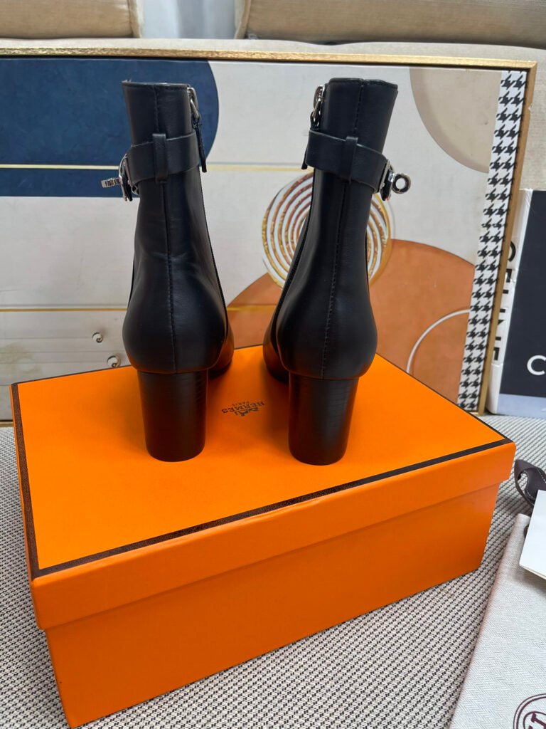 Hermès Unisex Boots detail 6