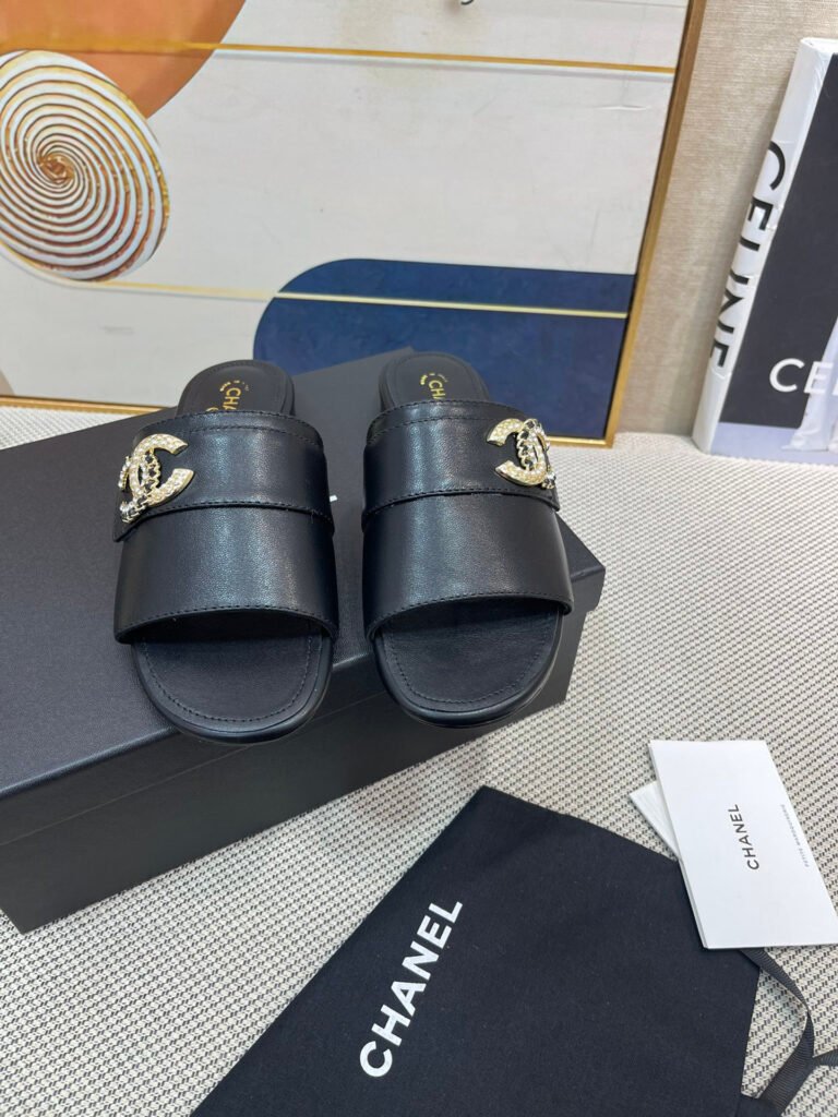 Chanel Unisex Slides detail image 6
