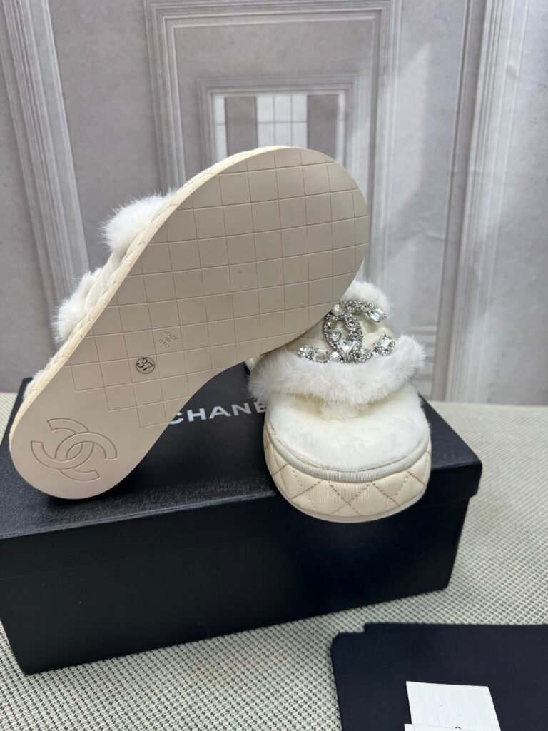 Chanel Unisex Slides detail 6