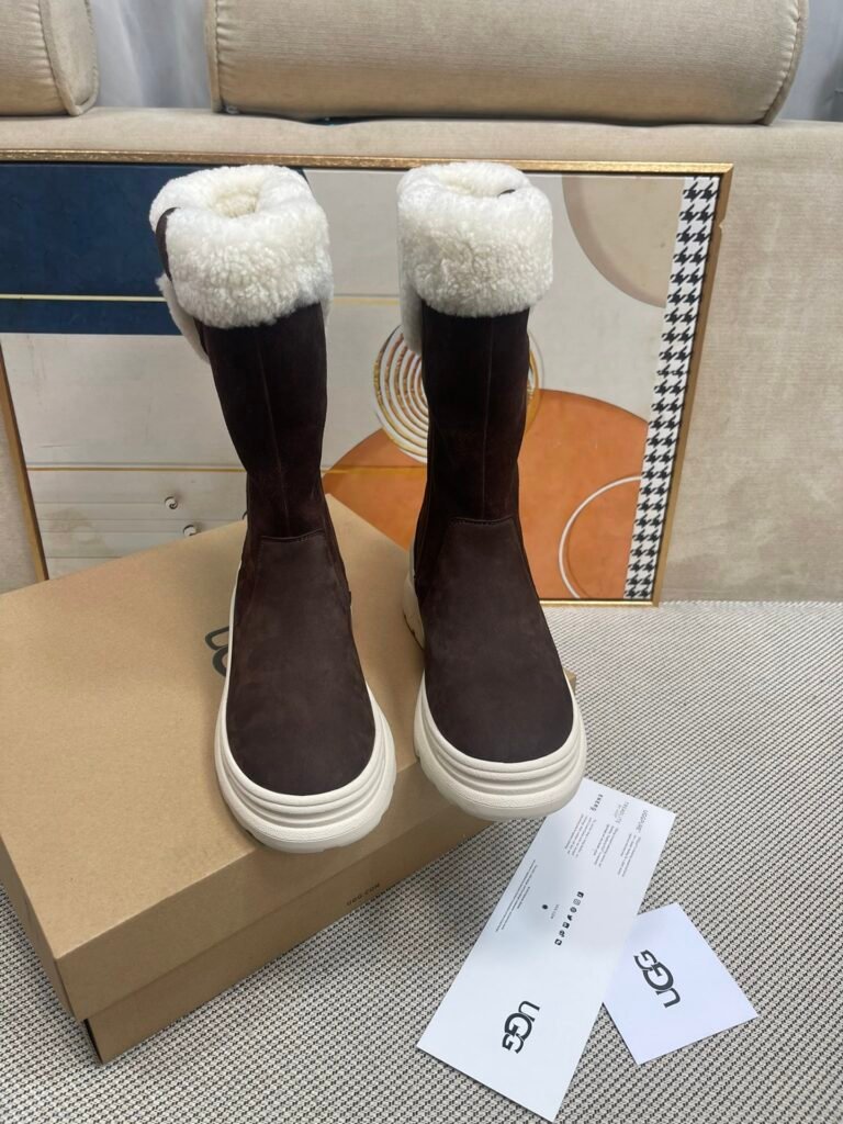 UGG Women's Snow Boots detail 6