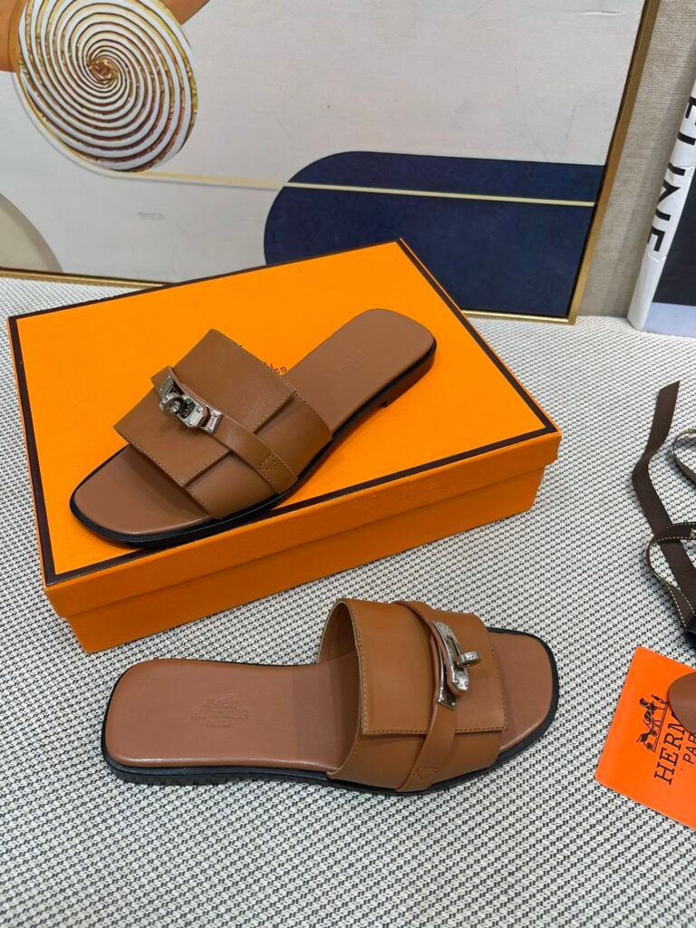 Hermès Unisex Slides detail 6