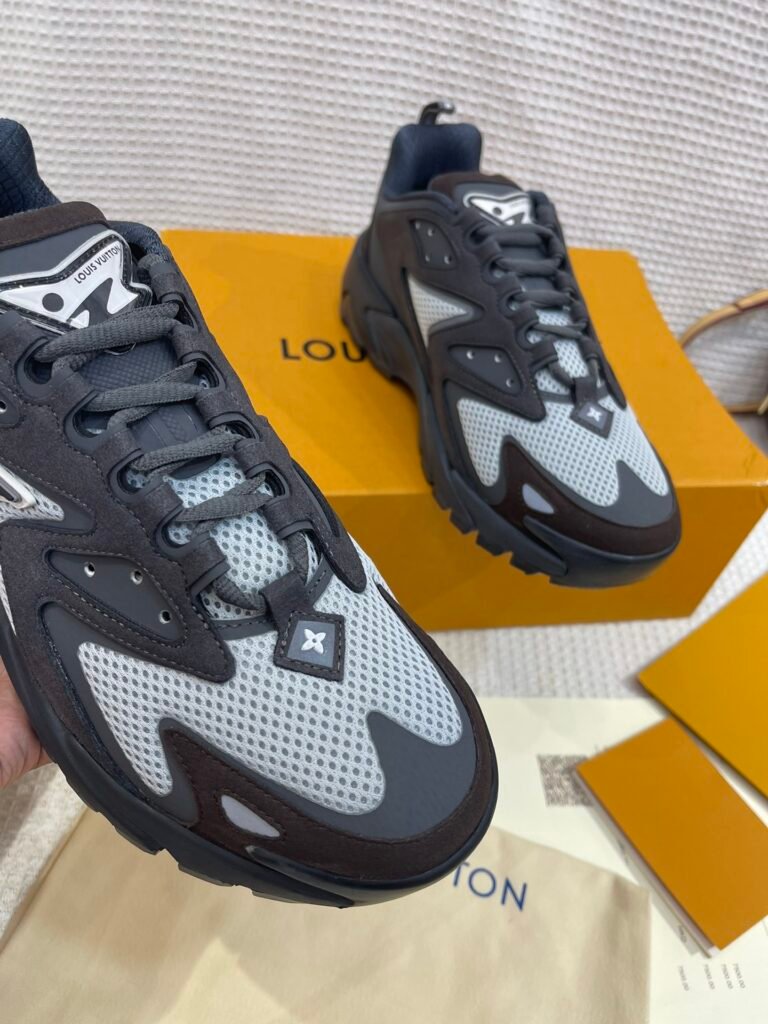 Louis Vuitton Unisex Athletic Sneakers detail image 6