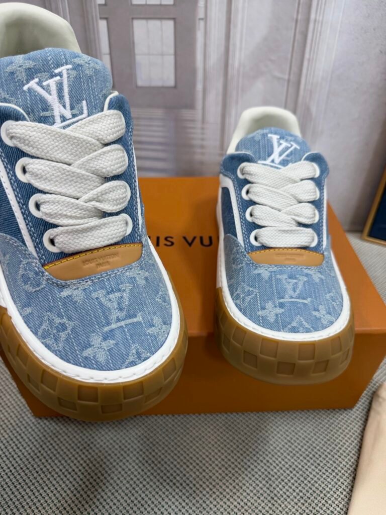 Gucci Unisex Athletic Sneakers detail 6