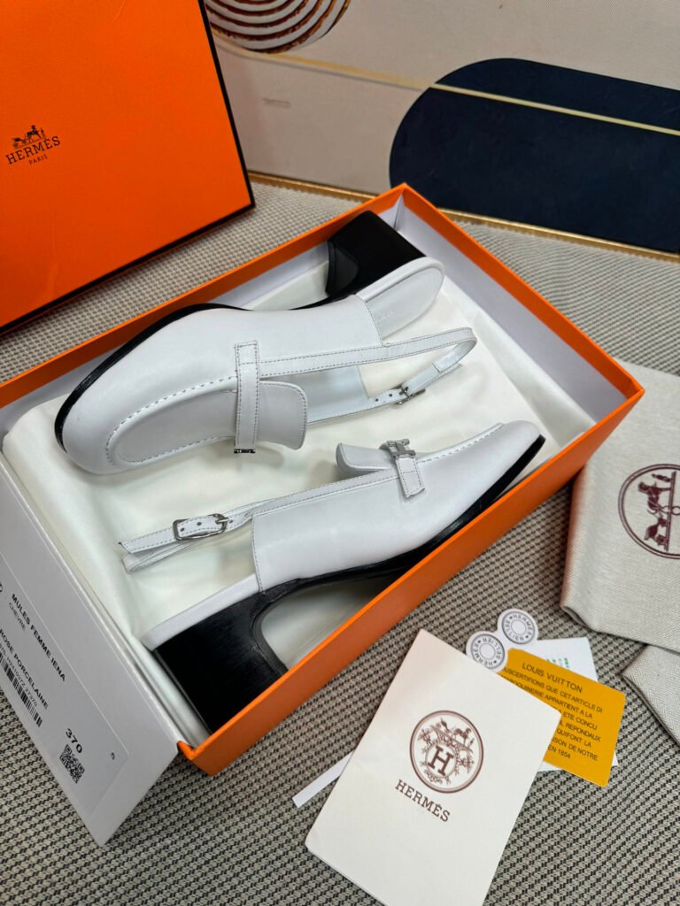 Hermès Unisex Sandals detail 6