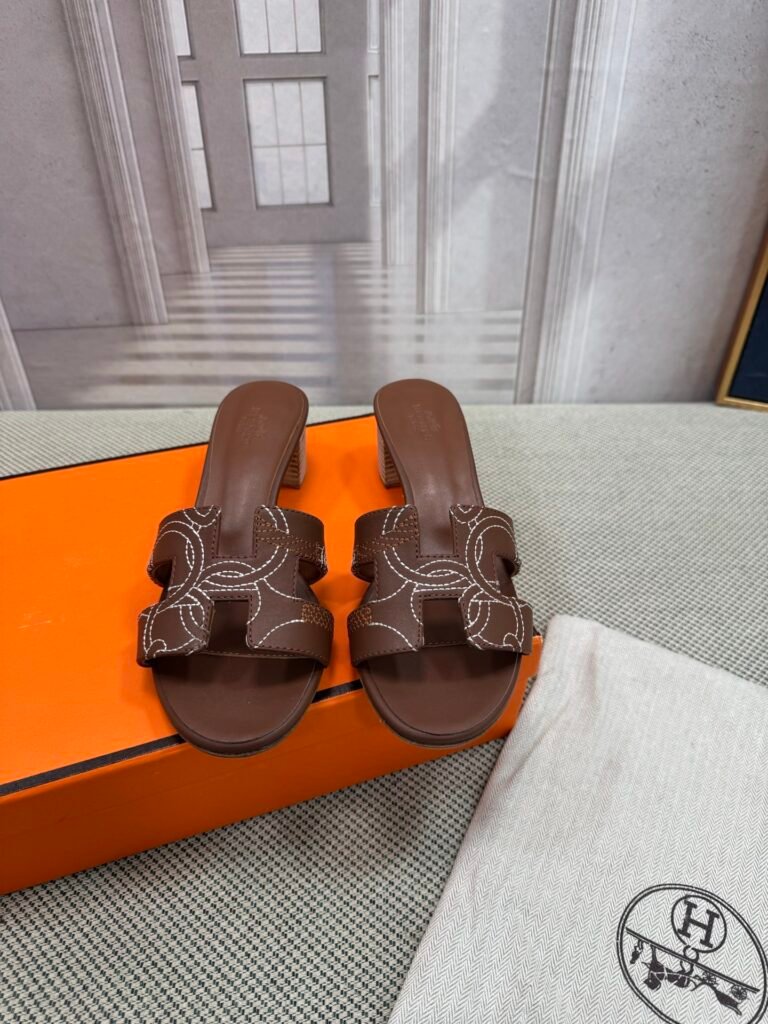 Hermès Unisex Slides detail 6