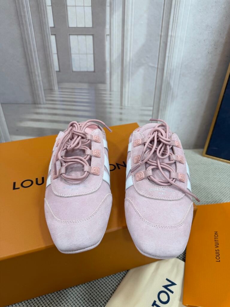 Gucci Women's Athletic Sneakers detail 6