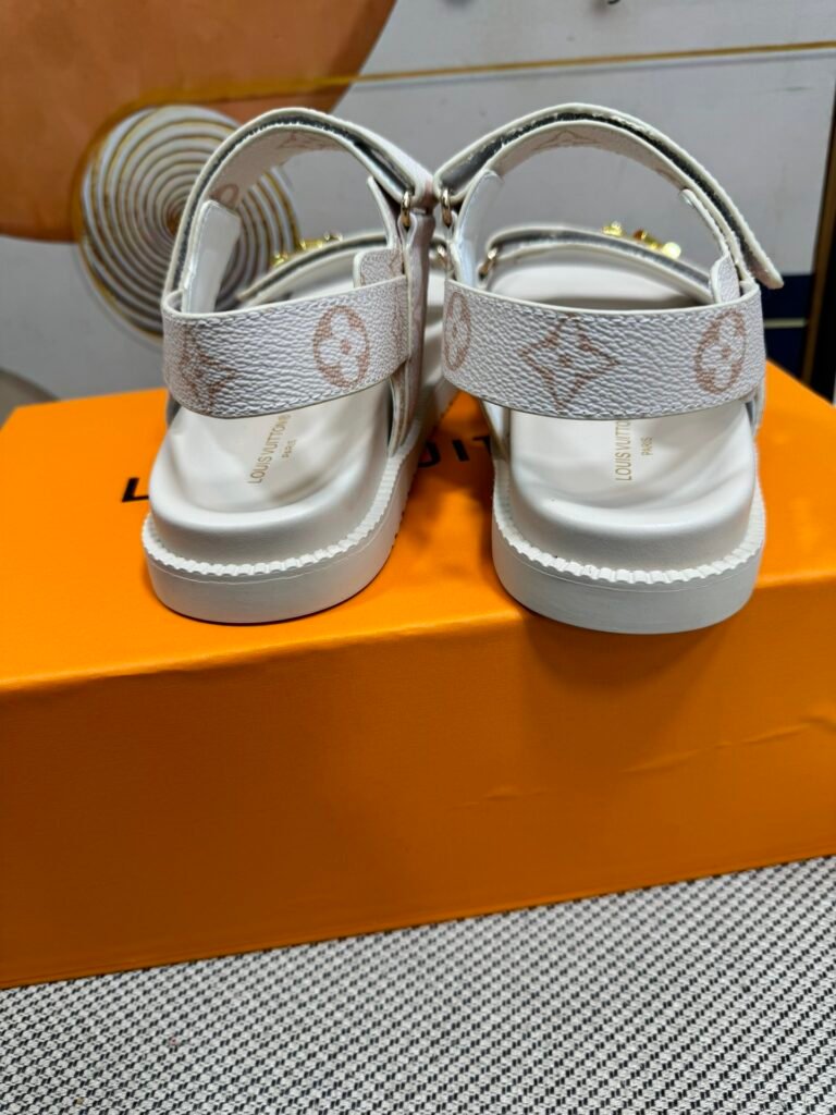 Louis Vuitton Unisex Sandals detail 6