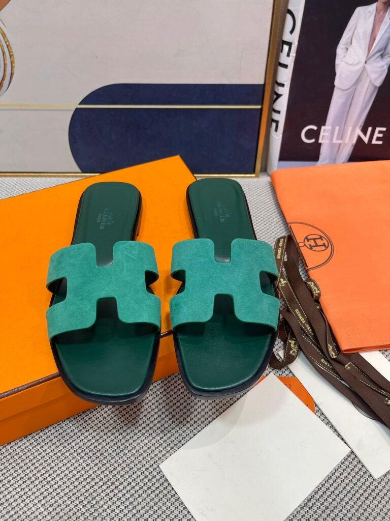 Hermès Unisex Slides detail 6