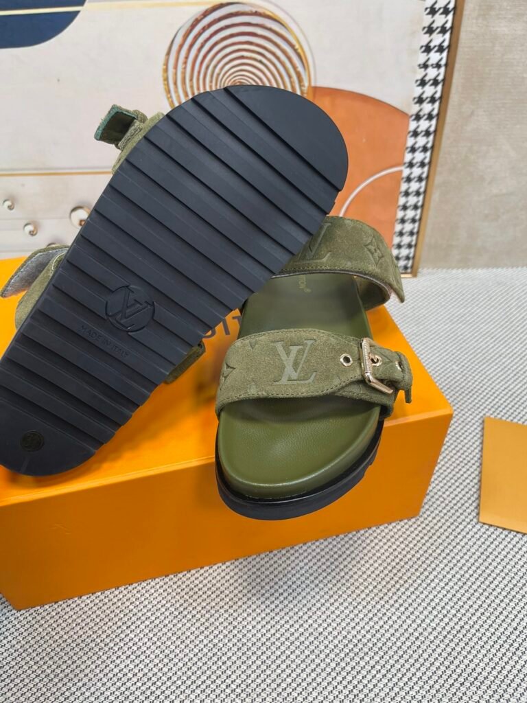 Louis Vuitton Unisex Sandals detail 6