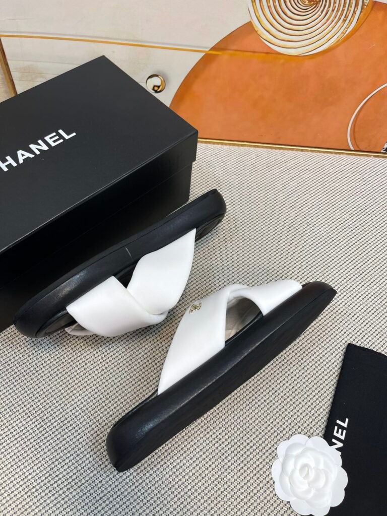 Chanel Unisex Slides detail 6