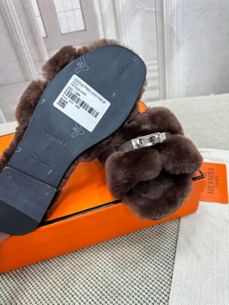 Hermès Unisex Slides detail 6