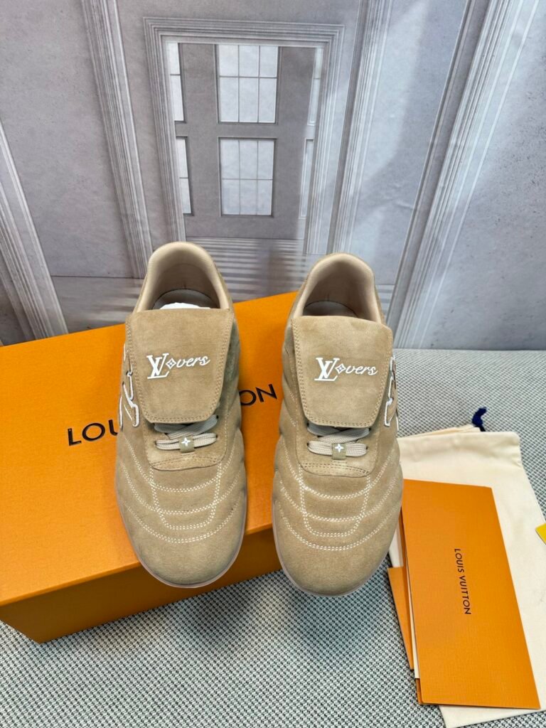 Louis Vuitton Unisex Low-Top Sneakers detail 6