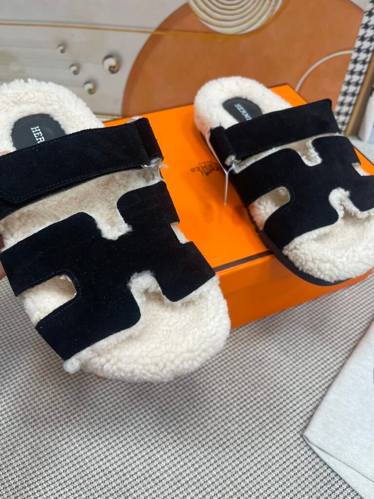 Hermès Unisex Shearling Shoes detail 6