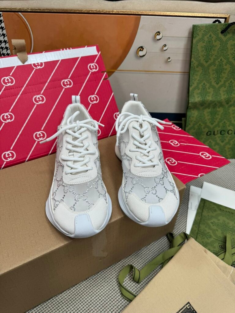 Gucci Unisex Chunky Sneakers detail image 6