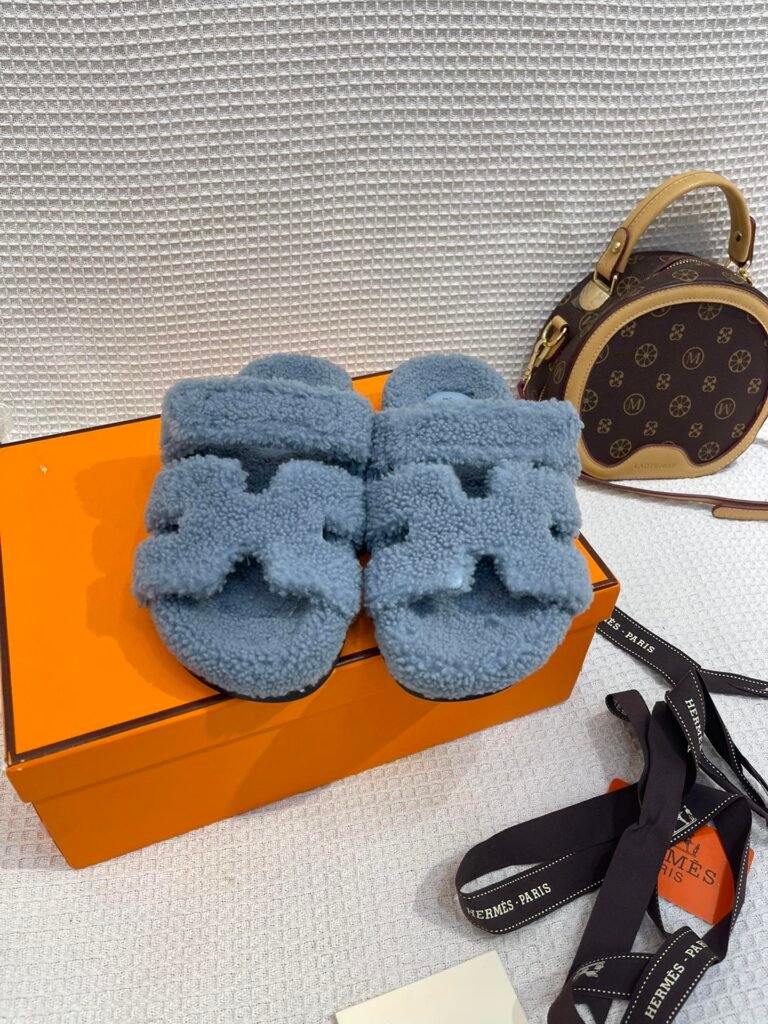 Hermès Unisex Shearling Shoes detail 6