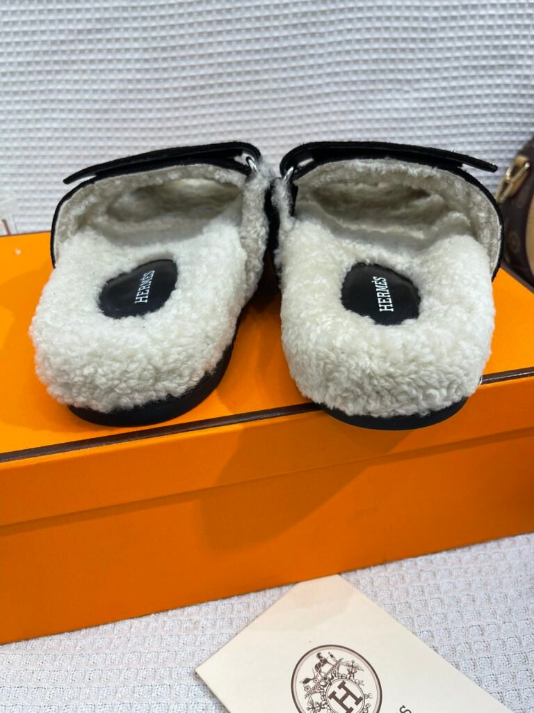 Hermès Unisex Shearling Shoes detail 6