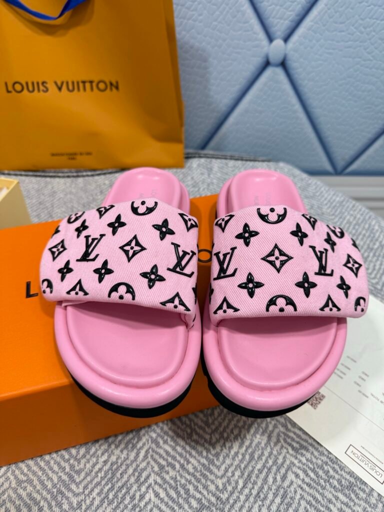 Louis Vuitton Women's Slides detail 6