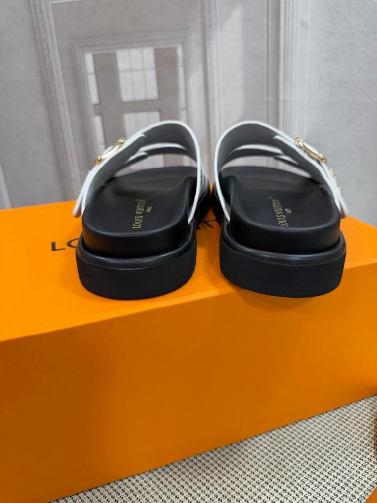 Louis Vuitton Unisex Slides detail 6