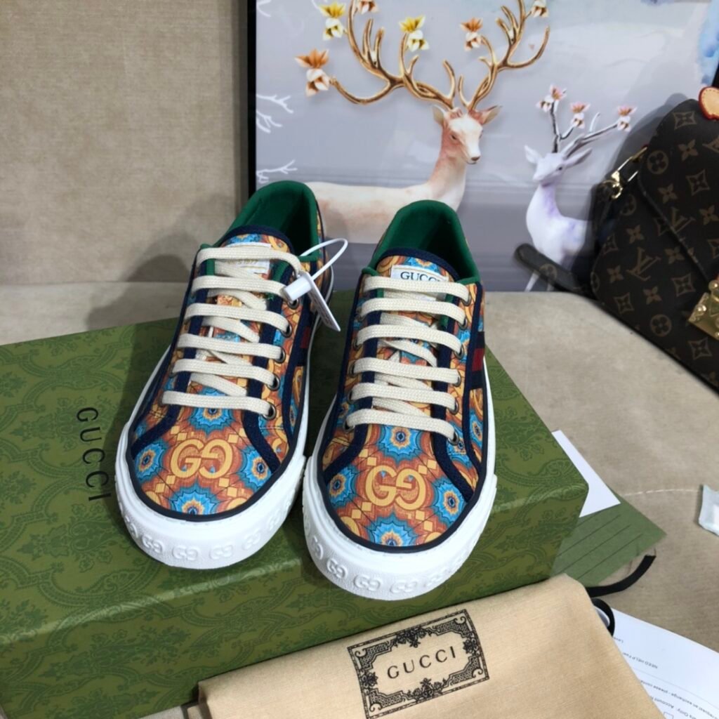 Gucci Unisex Tennis Sneakers detail 6