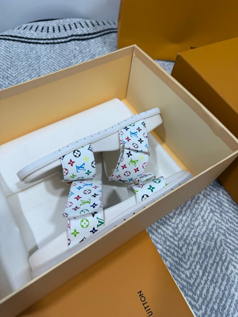 Louis Vuitton Unisex Slides detail 6
