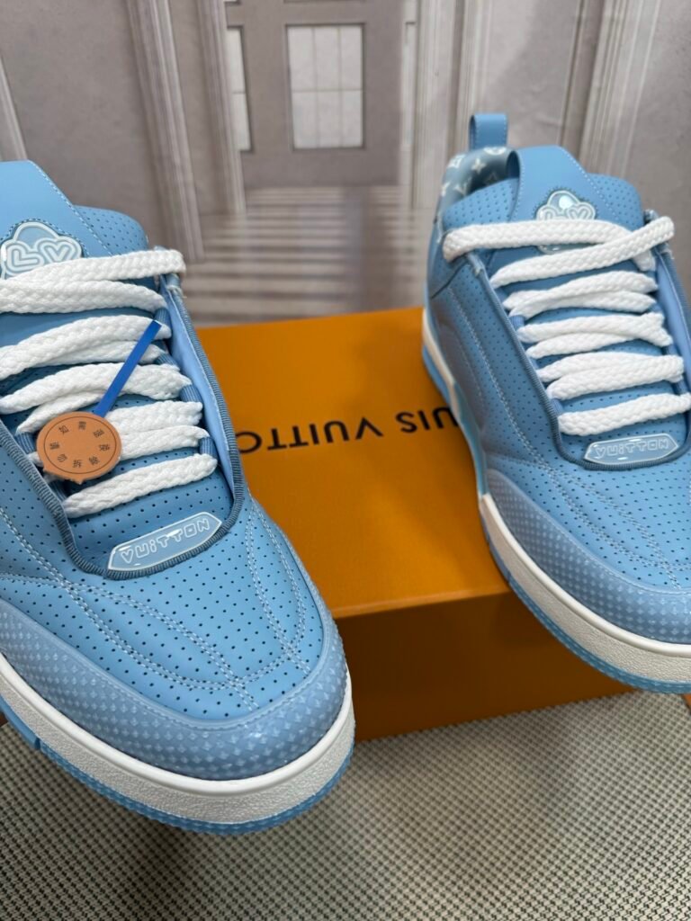 Louis Vuitton Unisex Chunky Sneakers detail 6