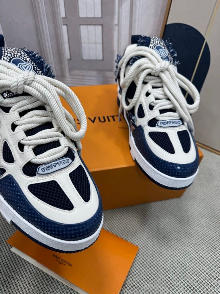 Louis Vuitton Unisex Chunky Sneakers detail 6