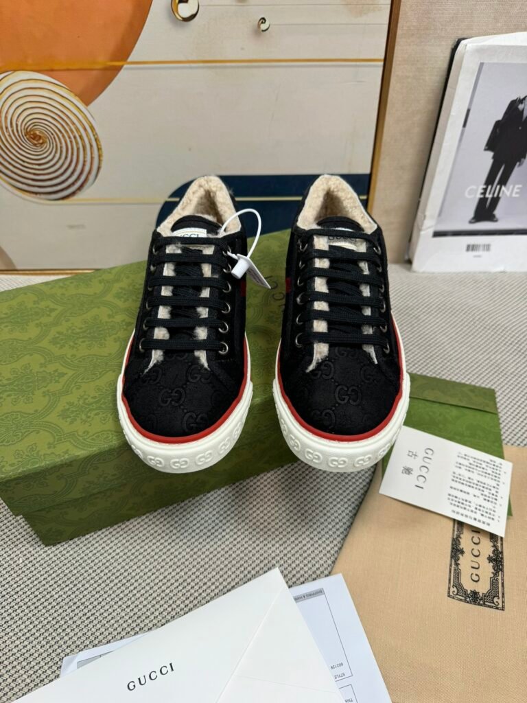 Gucci Unisex Loafers detail 6