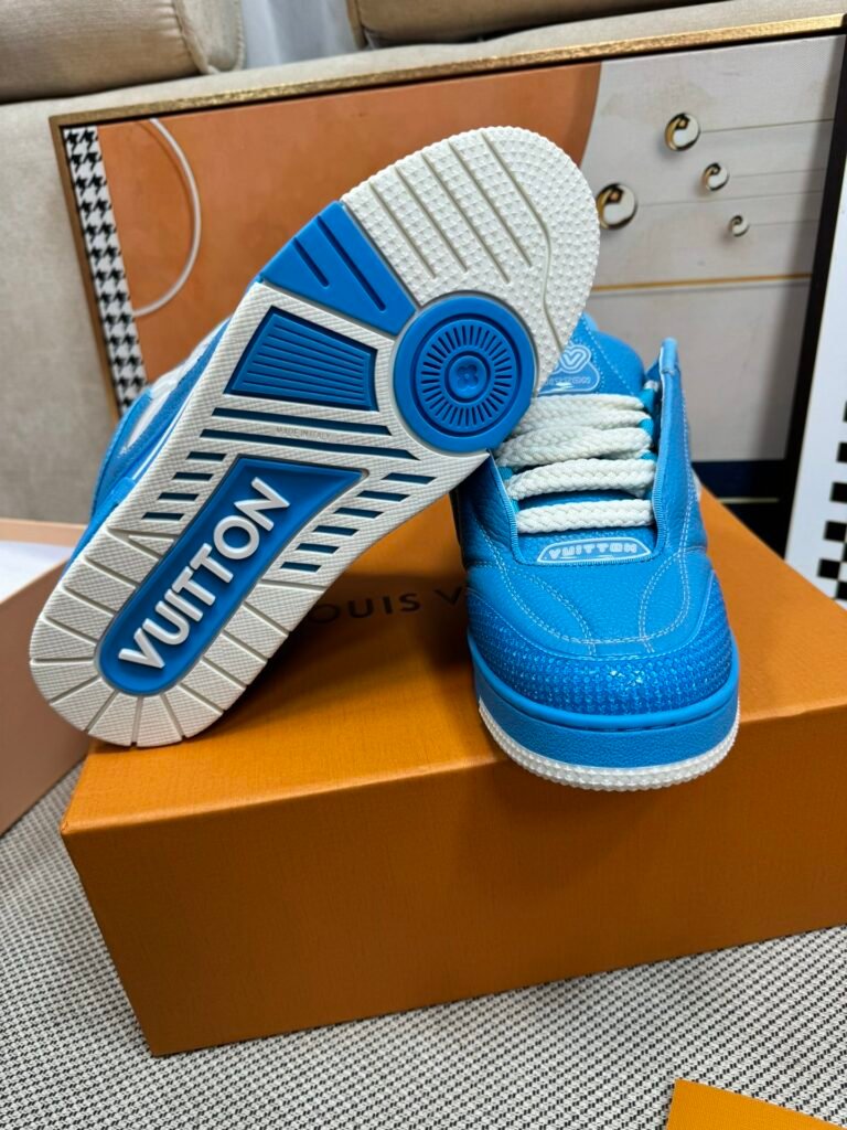 Louis Vuitton Unisex Chunky Sneakers detail 6