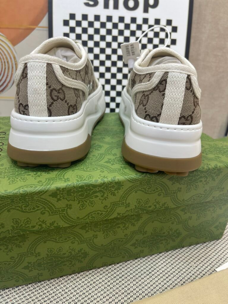 Gucci Unisex Loafers detail 6
