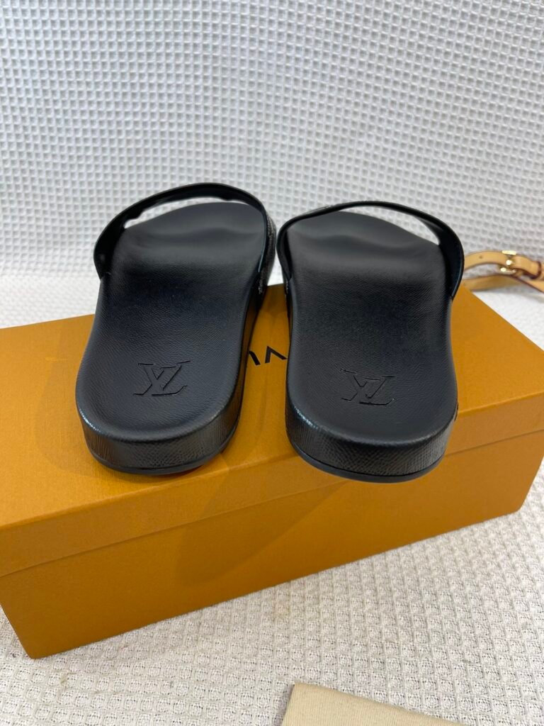 Louis Vuitton Unisex Slides detail image 6