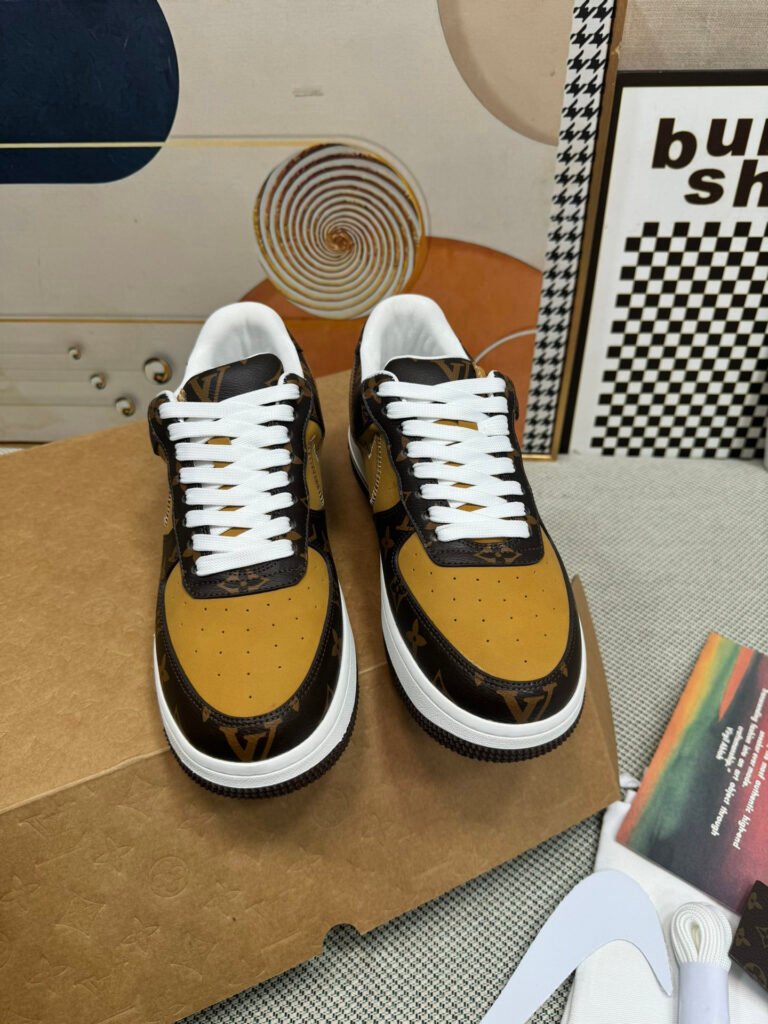 Louis Vuitton Unisex Athletic Sneakers detail image 6