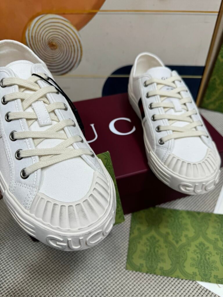 Gucci Unisex Low-Top Sneakers detail 6