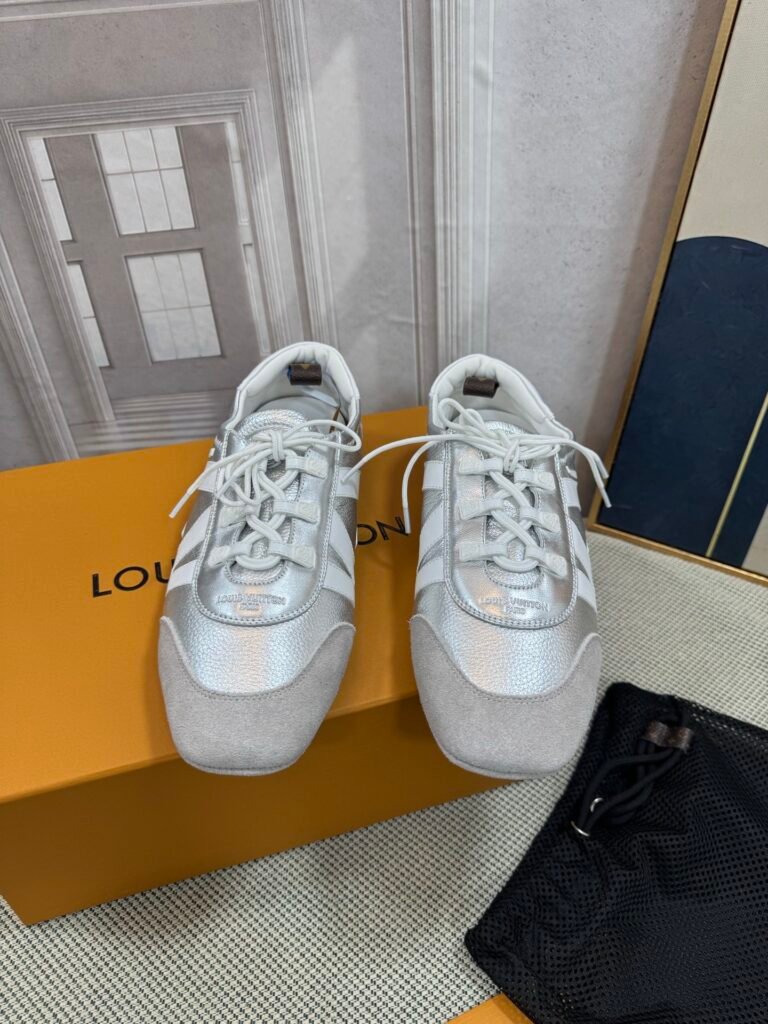Louis Vuitton Unisex Chunky Sneakers detail 6