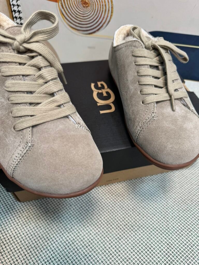 UGG Unisex Snow Boots detail image 6