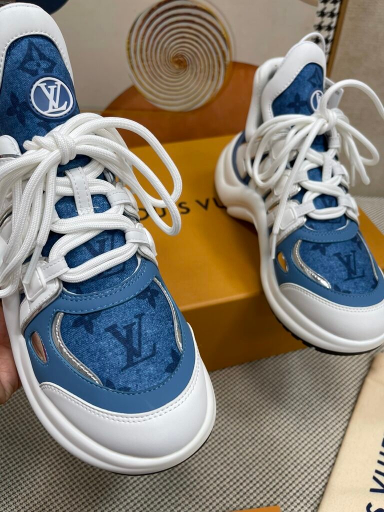 Louis Vuitton Unisex Chunky Sneakers detail image 6