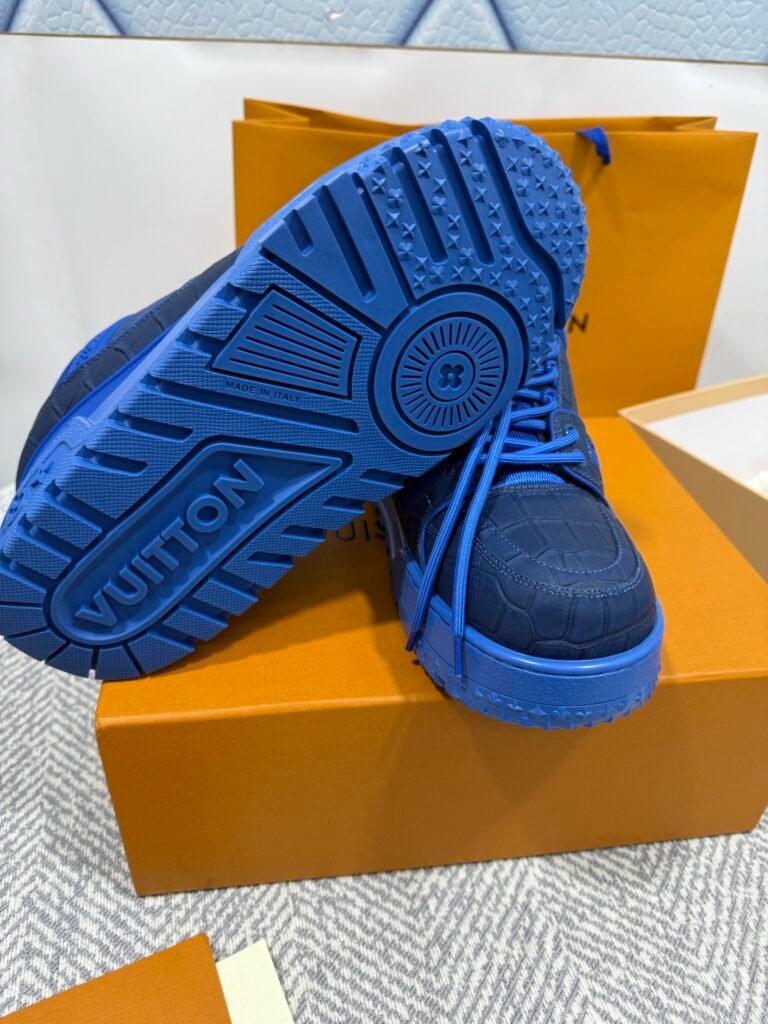 Louis Vuitton Unisex Chunky Sneakers detail 6