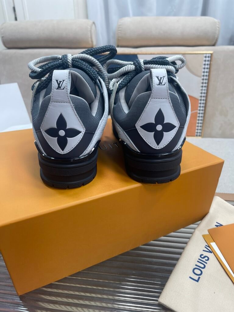 Louis Vuitton Unisex Chunky Sneakers detail 6