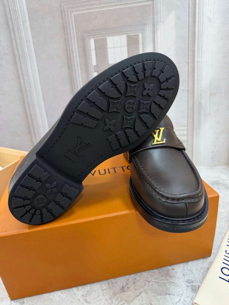 Louis Vuitton Men's Leather Dress Shoes detail image 6