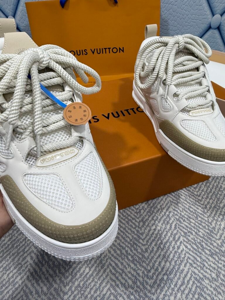 Louis Vuitton Unisex Chunky Sneakers detail 6