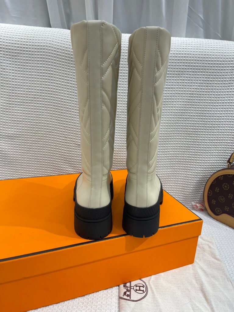 Hermès Unisex Boots detail 6