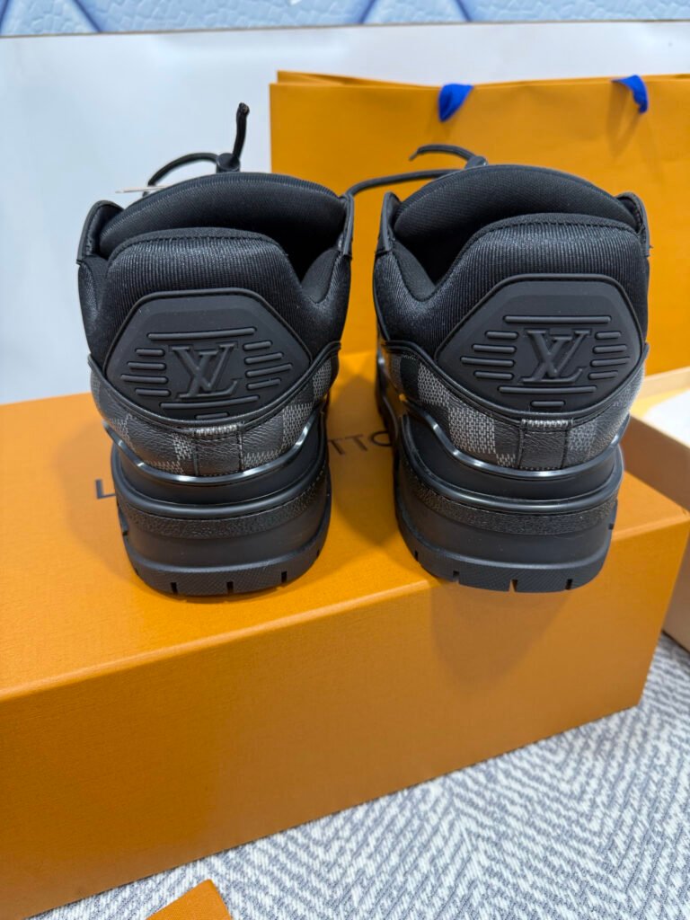Louis Vuitton Unisex Chunky Sneakers detail 6