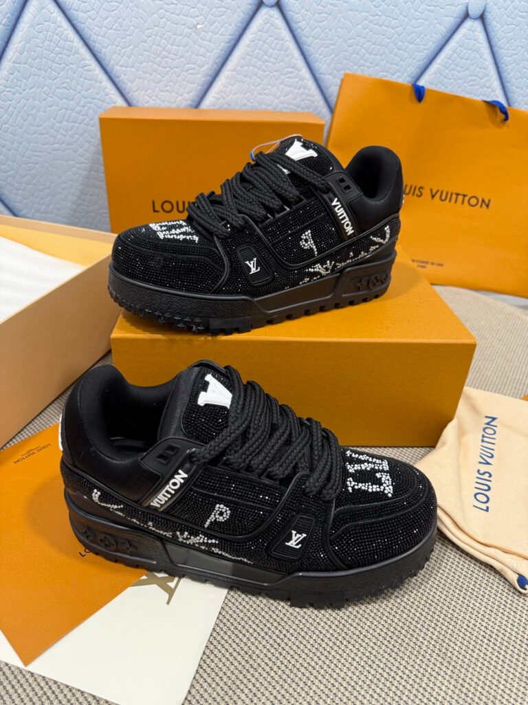 Louis Vuitton Unisex Chunky Sneakers detail image 6