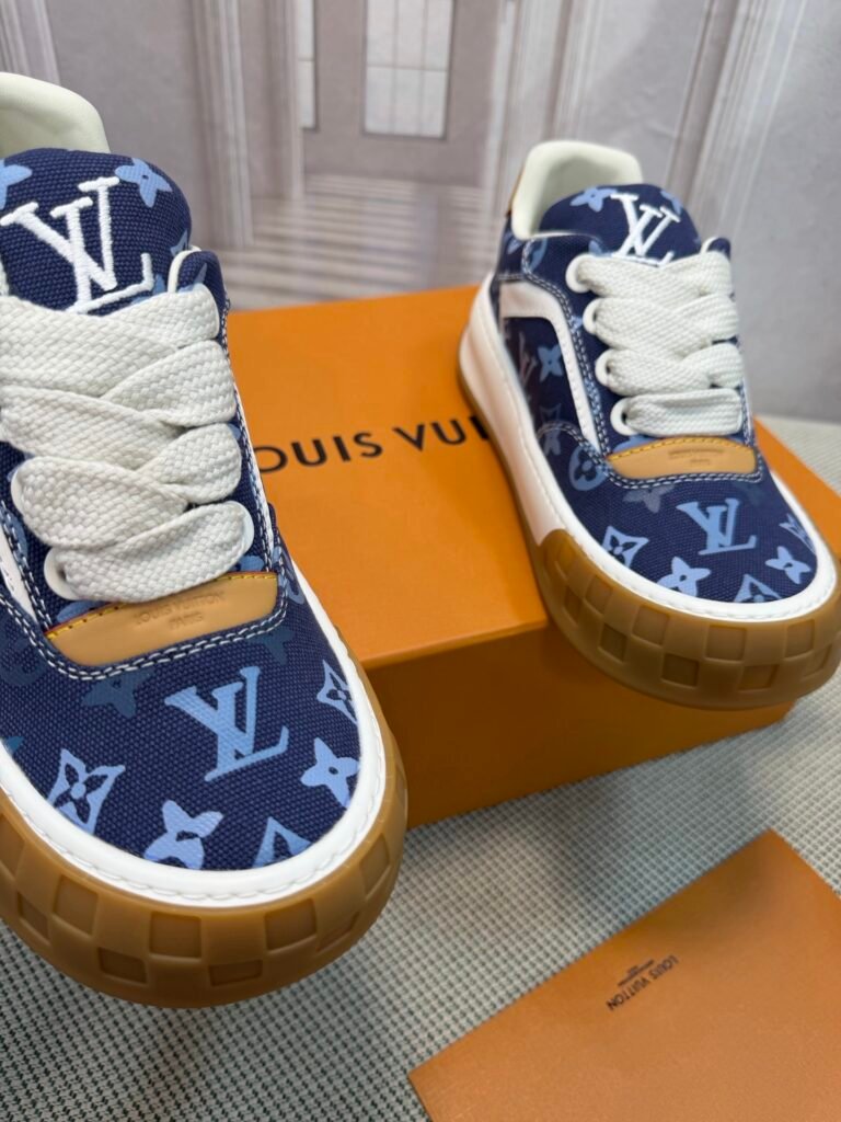 Louis Vuitton Unisex Low-Top Sneakers detail 6