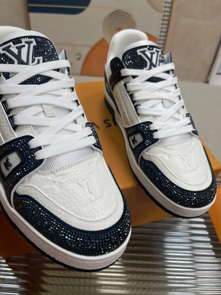 Louis Vuitton Unisex Low-Top Sneakers detail image 6
