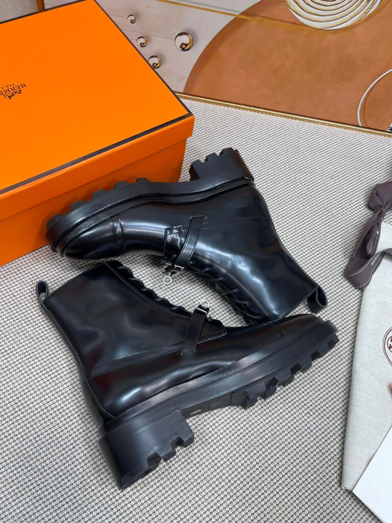 Hermès Unisex Boots detail 6