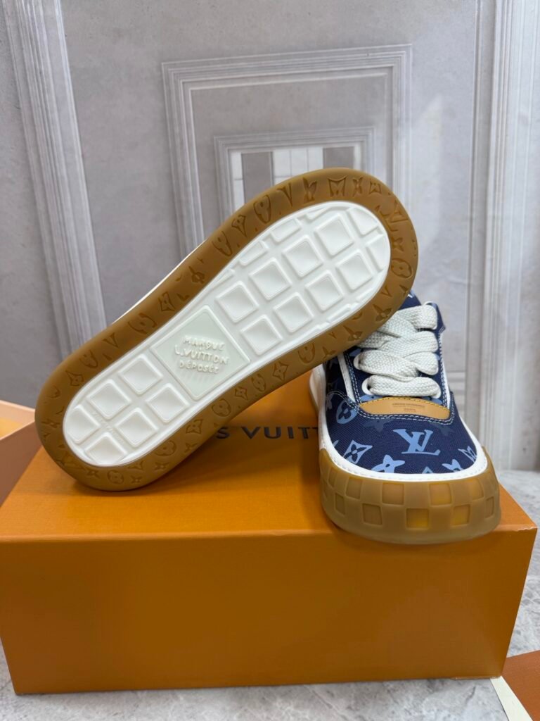 Louis Vuitton Unisex Athletic Sneakers detail image 6