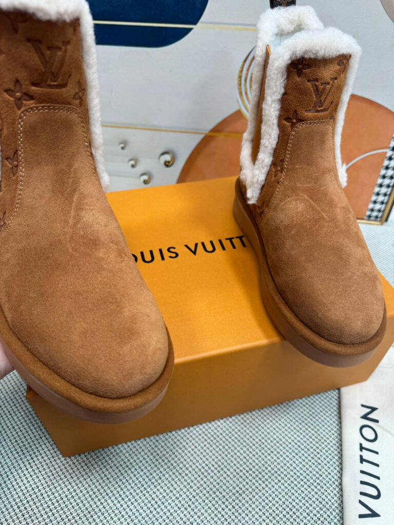 Louis Vuitton Unisex High-Top Sneakers detail 6